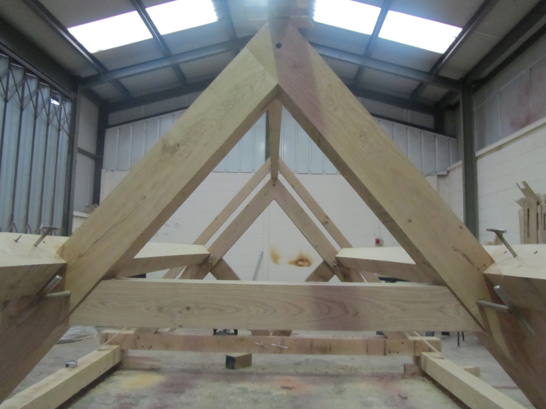 Closed Truss & Purlin Roof